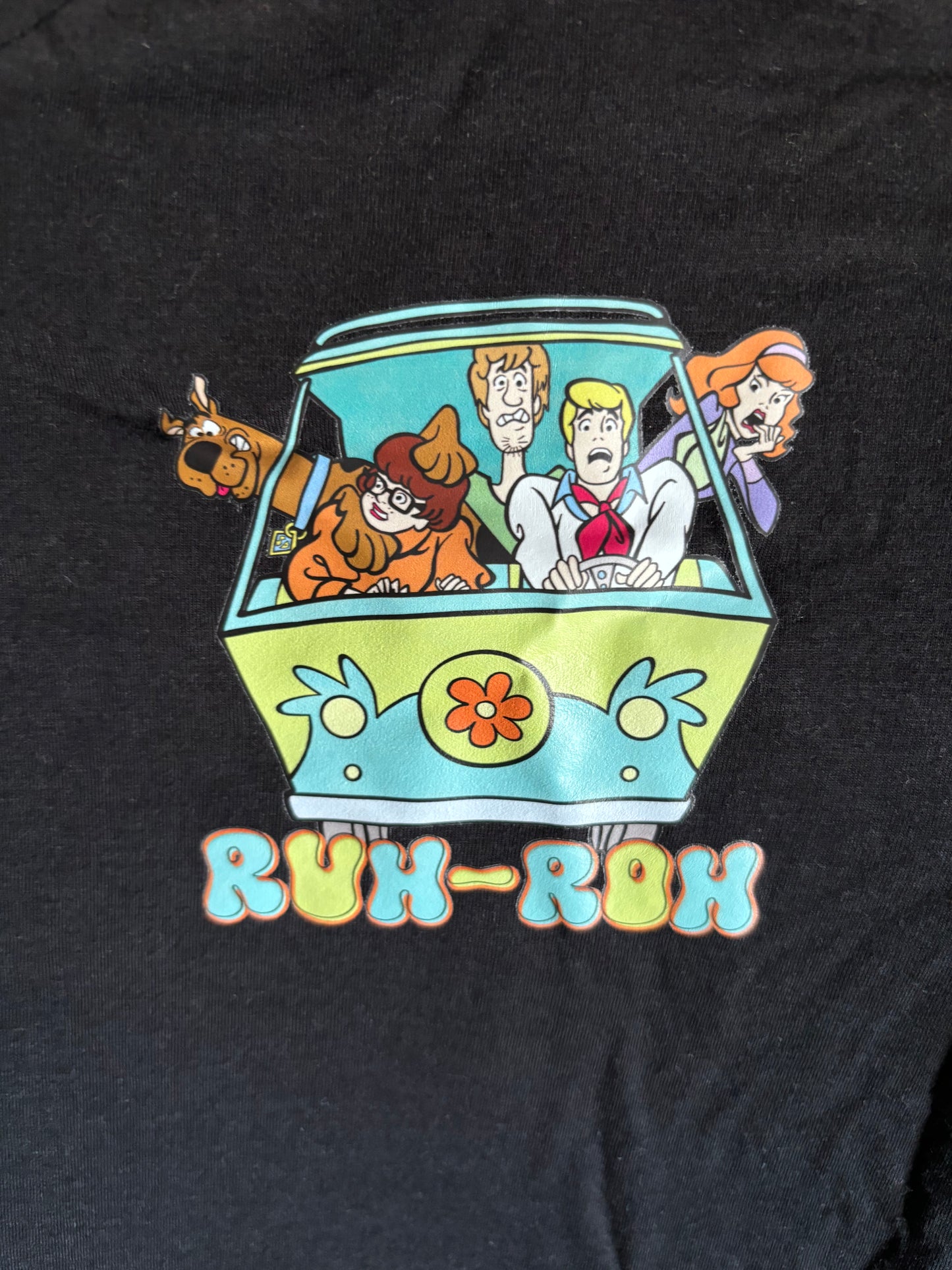 Running on Scooby Snacks & Mysteries Ruh Roh black short sleeve t shirt XL